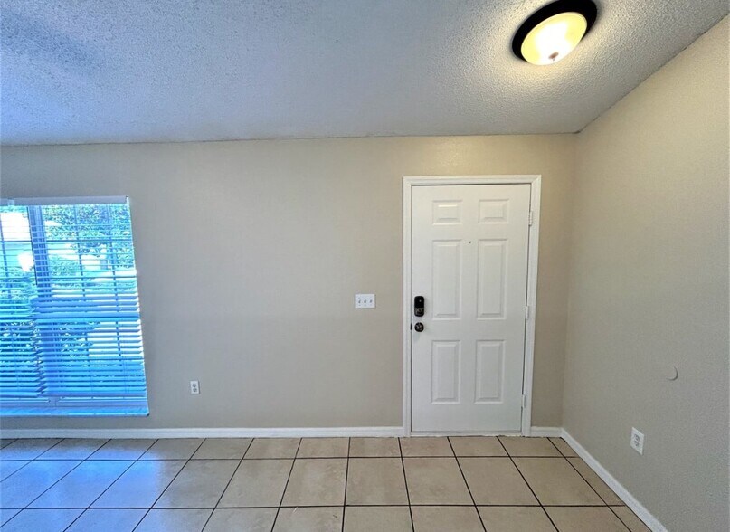 Building Photo - 2938 Hickory Ridge Dr