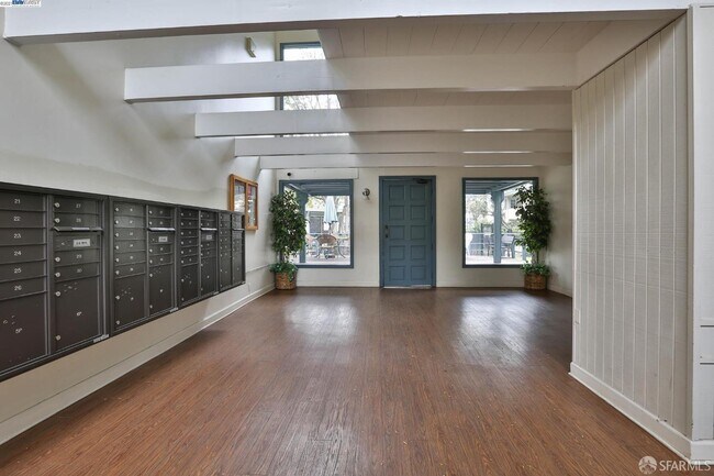 Building Photo - 1731 Ellis St