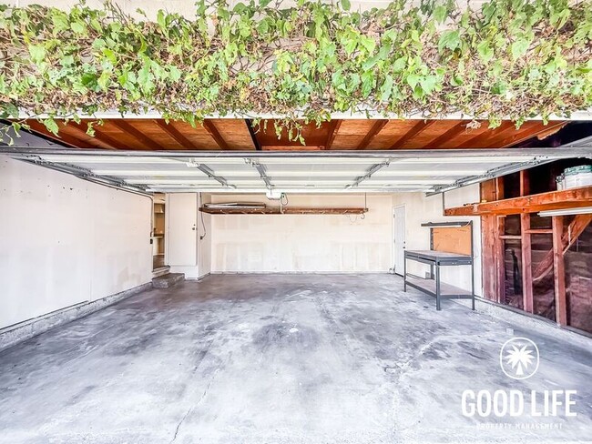 Building Photo - 9312 Alderbury St