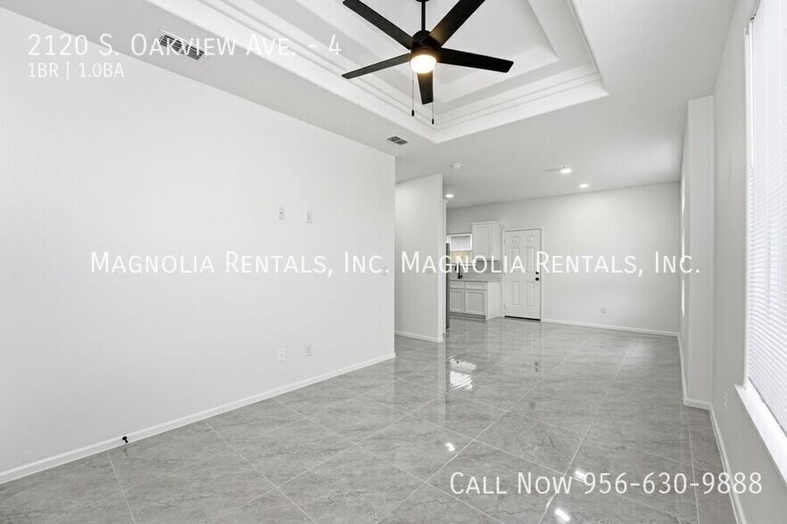 Building Photo - 2120 S Oakview Dr