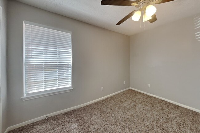 Building Photo - 1745 Fay Dr