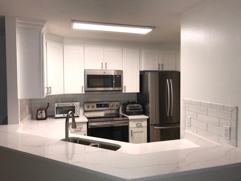 New Kitchen - 900 Ironwood Dr