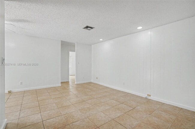 Building Photo - 10711 SW 116th Ave