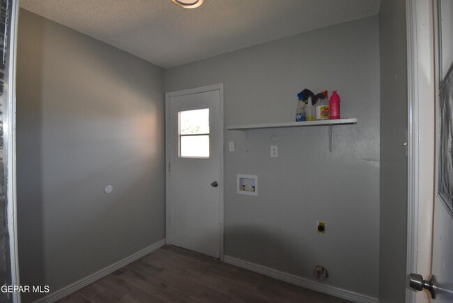 Building Photo - 1624 Vista Real Dr