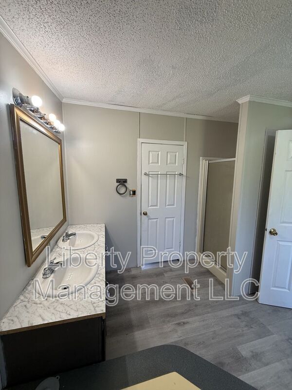 Building Photo - 471 Washington Ln
