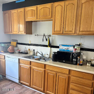 Building Photo - 2121 Burdett Ave