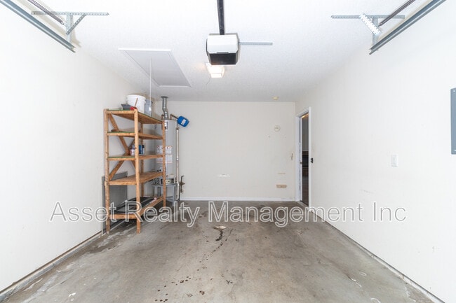 Building Photo - 385 Hawthorne Oaks Way