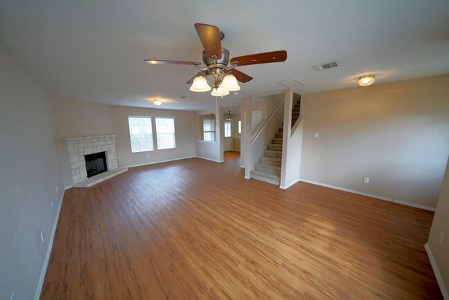 Building Photo - Beautifully maintained home for lease! - Realtor Commission: $500