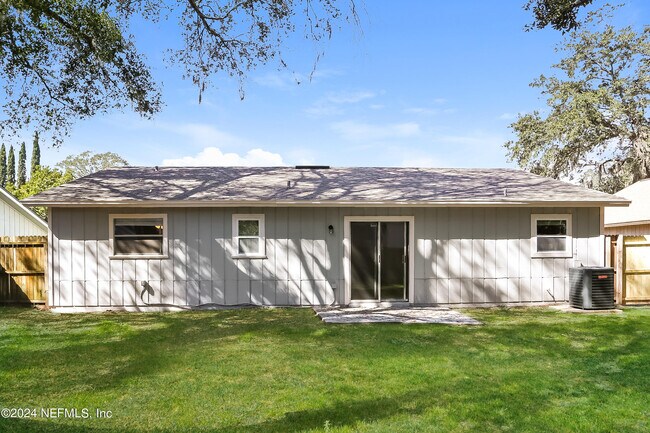 Building Photo - 2065 Chelwood Ct