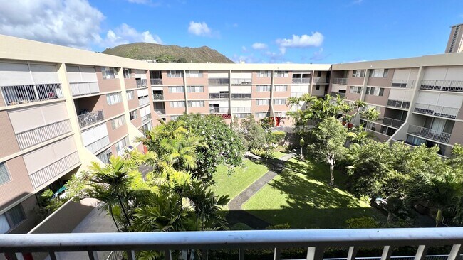 Building Photo - AVAILABLE NOW! 2-Bedroom, 2-Bath Corner Un...