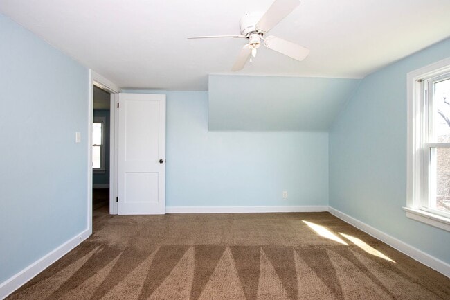 Building Photo - Four Bedroom Single-Family Home