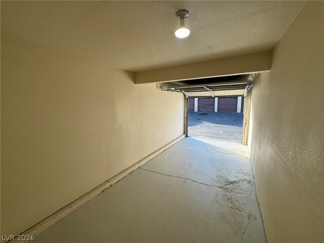 Building Photo - 2743 Kline Cir