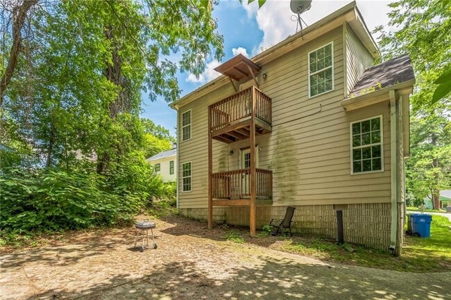 Building Photo - 2045 Baker Rd NW