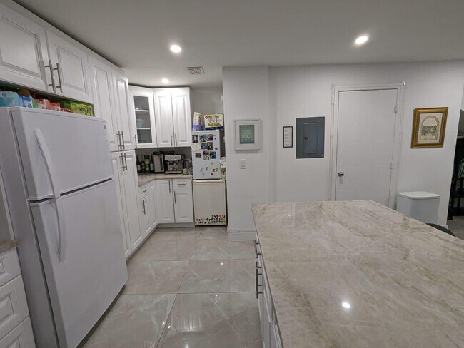 Building Photo - 7710 Lago Del Mar Dr