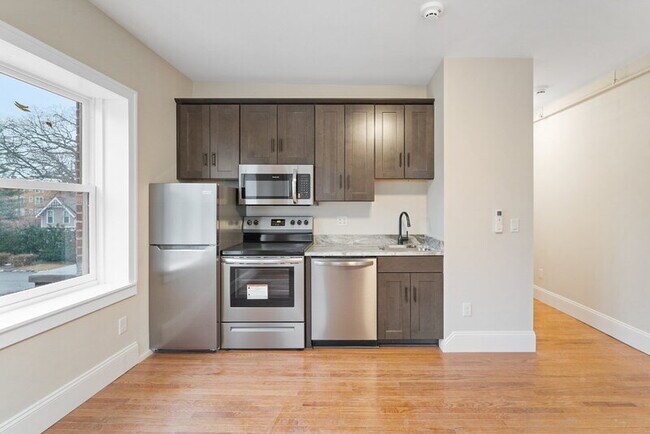 Building Photo - 702 20th St