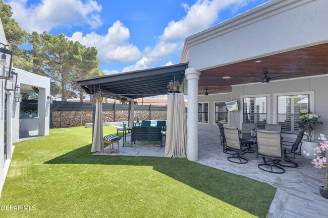 Building Photo - 2085 Paseo Del Prado Dr