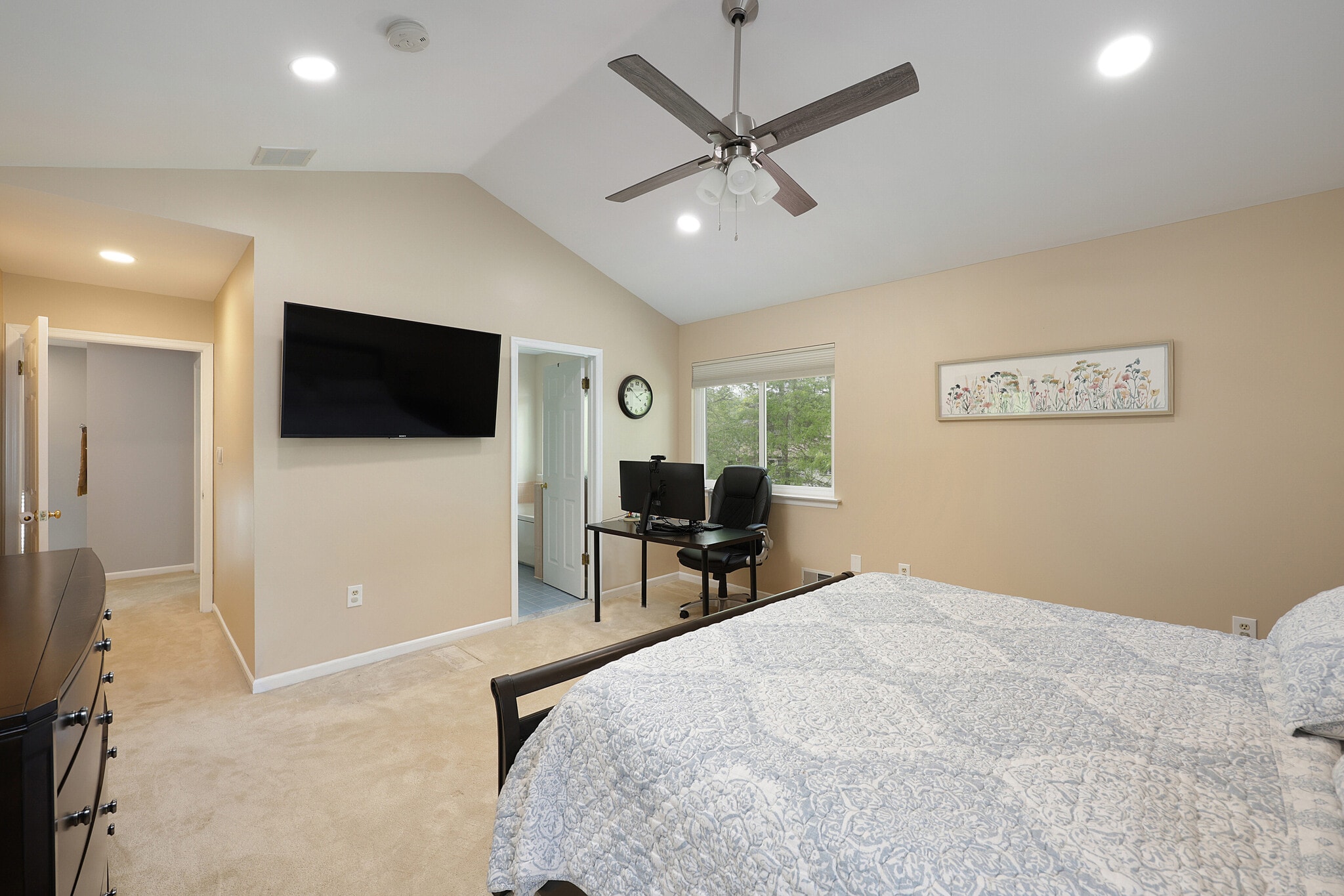 Building Photo - 160 Buttonwood Dr