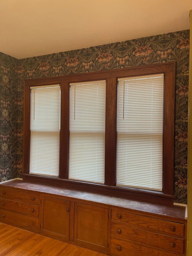 Building Photo - Four Bedroom Farmhouse on Three Acres