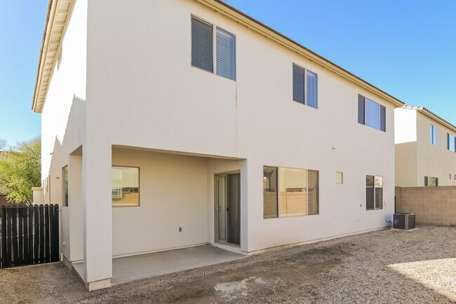 Building Photo - 93 E Calle Del Rondador