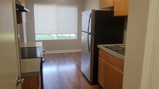 Interior Photo - District 550
