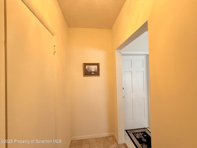 Building Photo - 629 Clay Ave