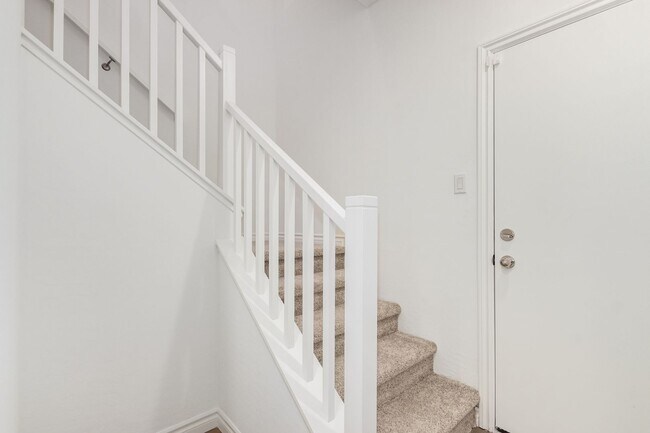 Building Photo - 2023 built townhome