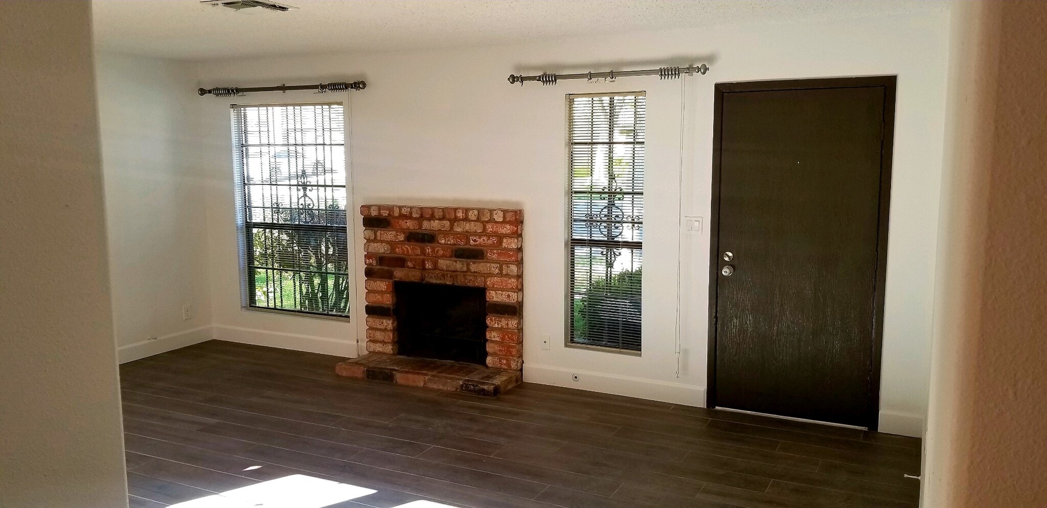 Building Photo - 601 Buttonwood Ln