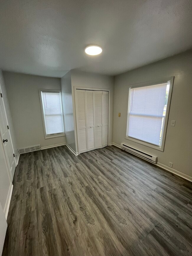 Building Photo - 604 W Mt Morris St