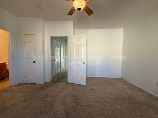 Building Photo - 1702 E Bell Rd