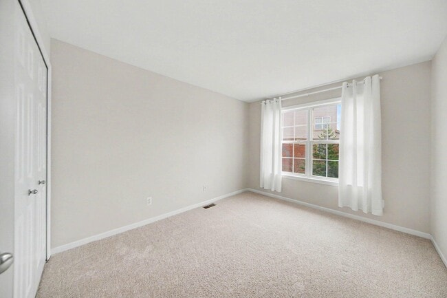 Building Photo - 2738 Barclay Wy