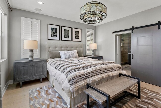 Building Photo - FURNISHED MODEL TOWNHOME IN HOA COMMUNITY