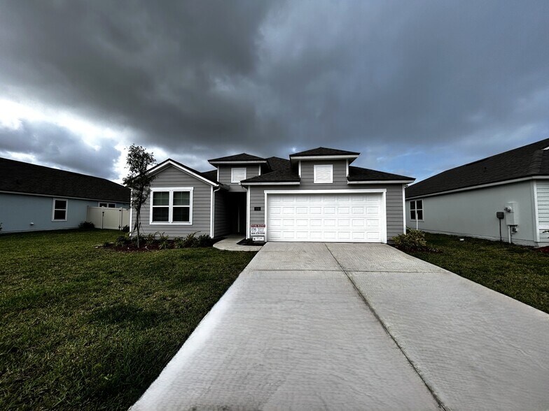 Building Photo - 249 Zancara St