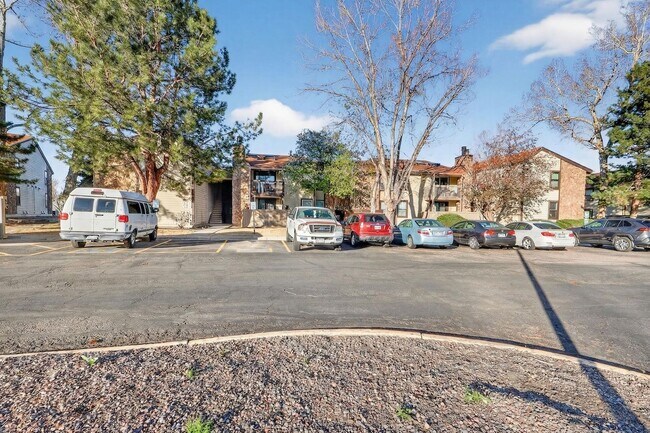 Building Photo - Updated 2 bed 1 bath condo in Arvada!