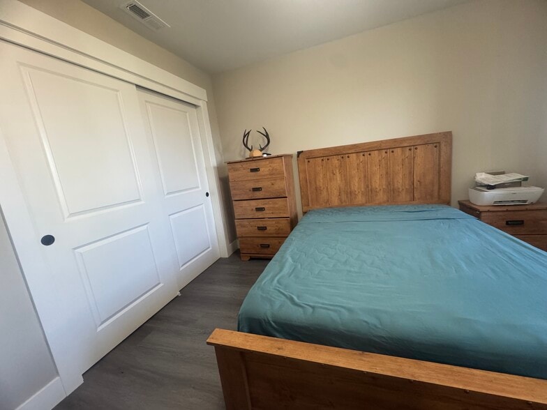 Building Photo - 778 E Jefferson St