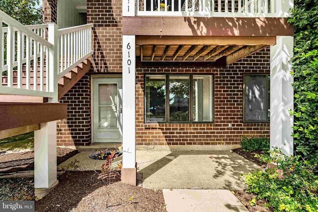 Building Photo - 6101 Hilltop Dr