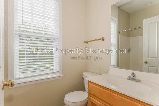 Building Photo - 105 Barberry St