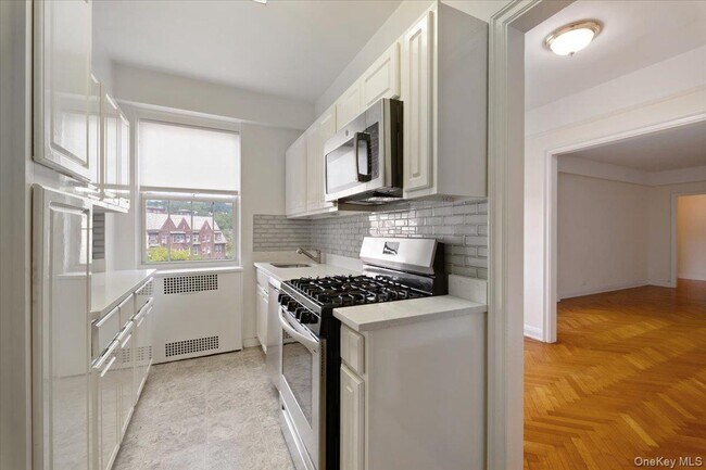 Building Photo - 45 Popham Rd