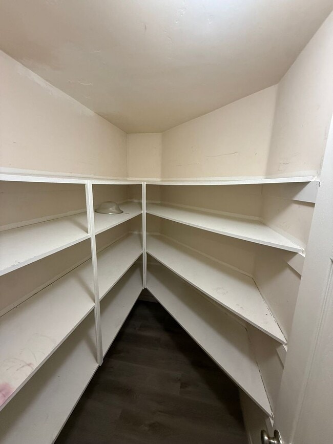 Building Photo - Elegant 3-Bedroom Home in Seven Oaks