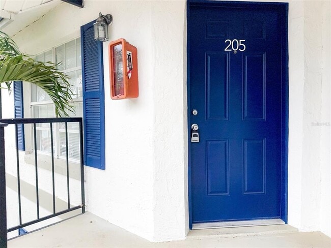 Building Photo - 3651 N Goldenrod Rd