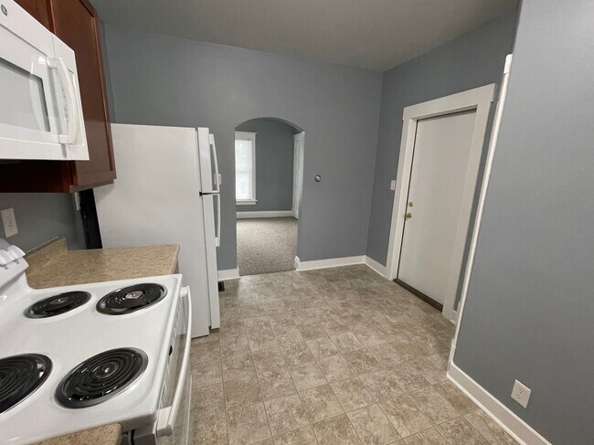 Building Photo - 419 N 6th St