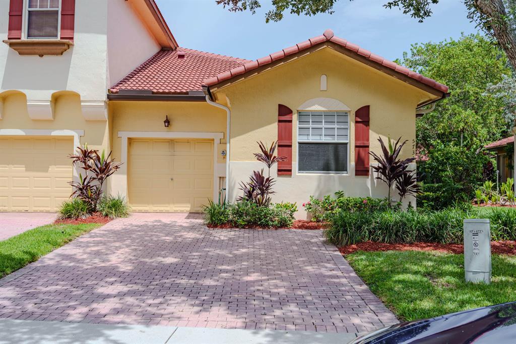 Building Photo - 5733 NW 119th Dr