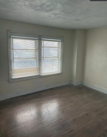 Building Photo - 902 Prospect Ave