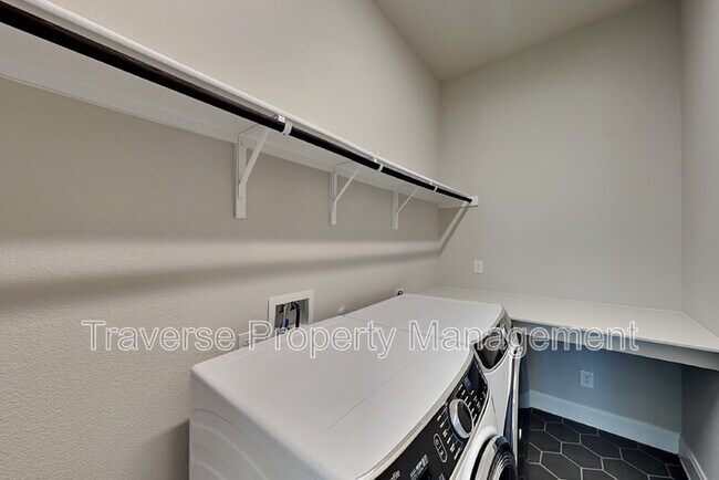 Building Photo - 2013 Tolleson Dr