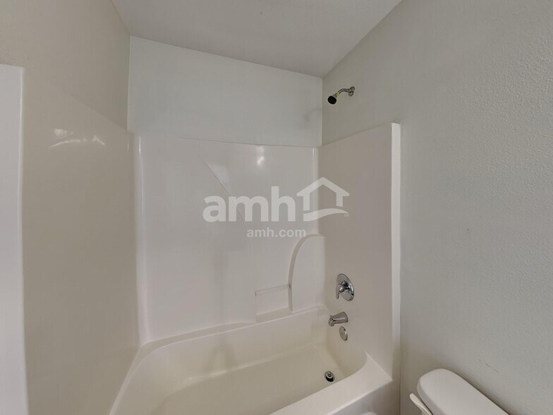 Building Photo - 10615 Spring Rain Ct