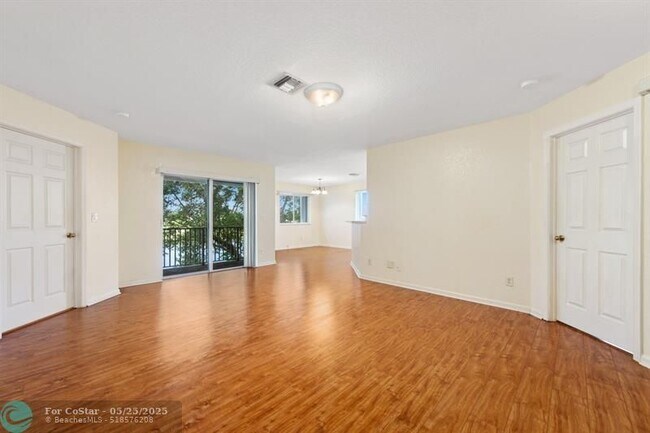 Building Photo - 8462 NW 40th St