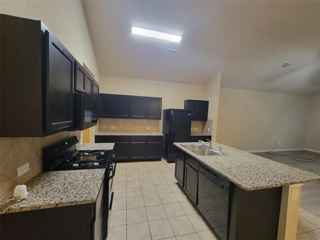 Building Photo - 11112 Dawes Pl