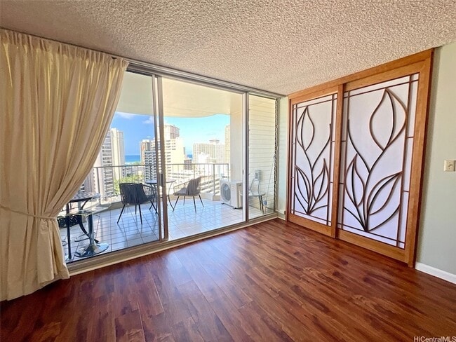 Building Photo - 469 Ena Rd