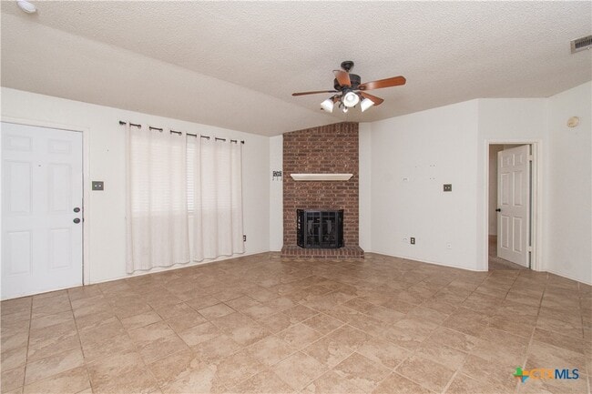 Building Photo - 5104 Glenoak Dr