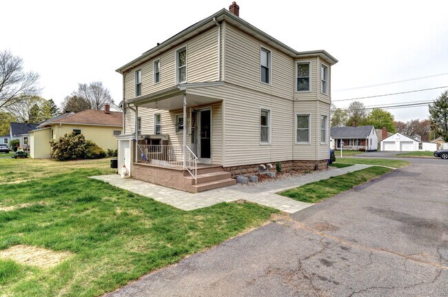 Building Photo - 84 Wilbur St