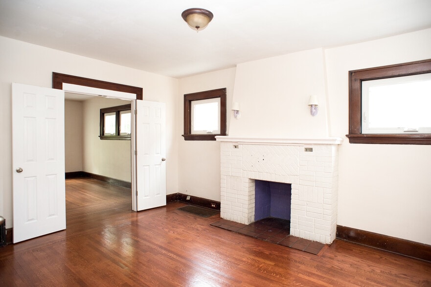 Building Photo - 2350 Chickasaw St